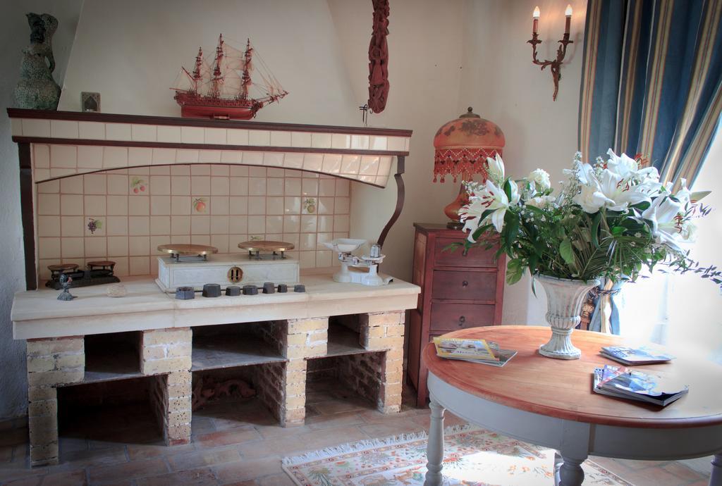 Gite Des Carmes And Spa Le Thor Εξωτερικό φωτογραφία